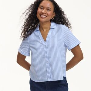 Short-Sleeve Buttoned-Down Blouse nwt